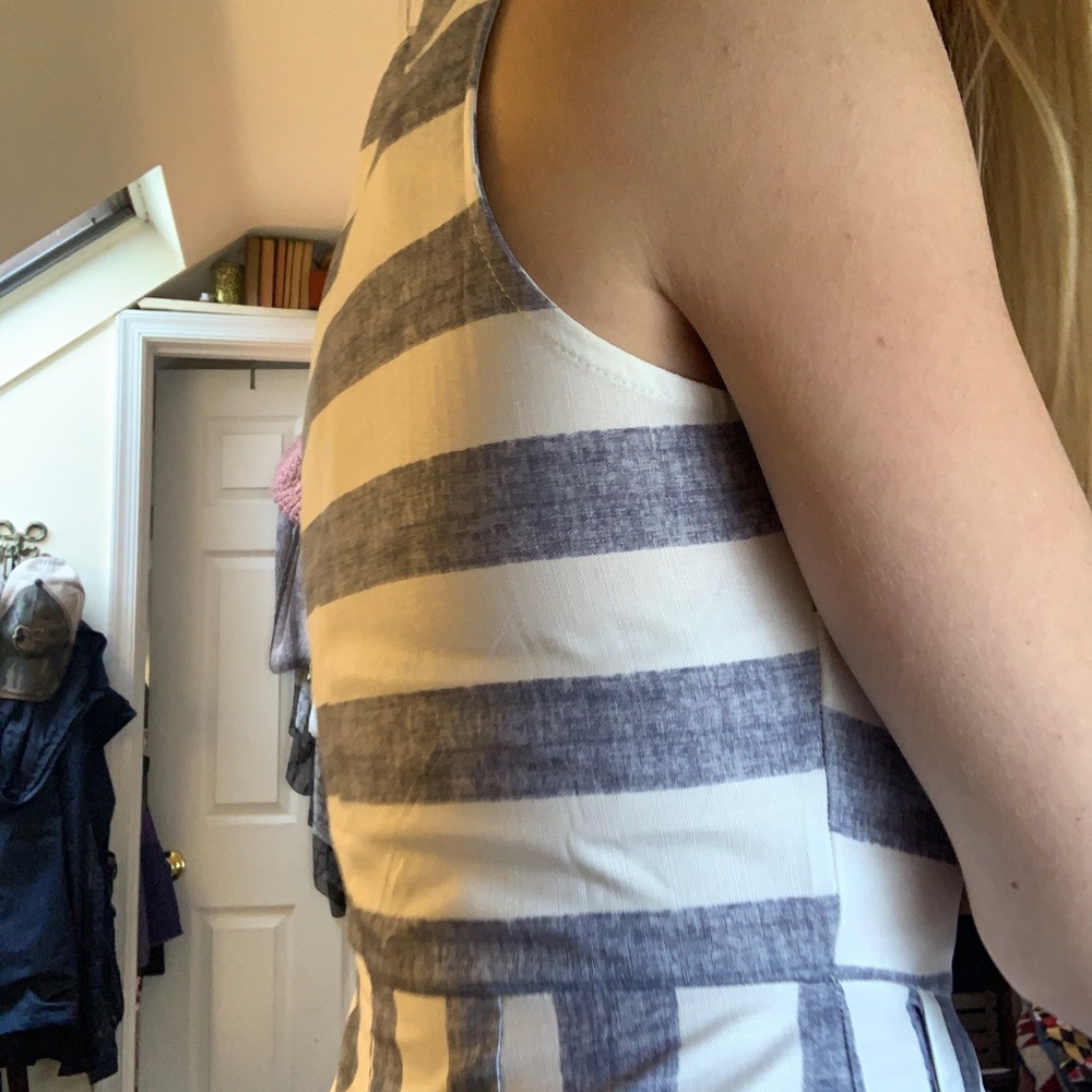 ❌SOLD❌ Boutique Romper blue and white striped NWOT Sz Small - Picture 4 of 8